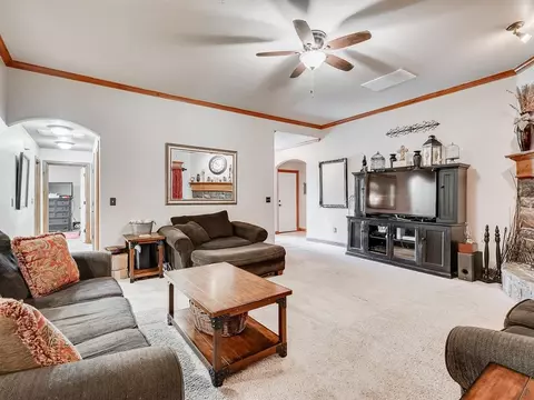 9221 Megans Way, Mcloud, OK 74851 photo 6