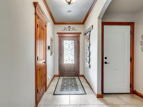 9221 Megans Way, Mcloud, OK 74851 photo 3
