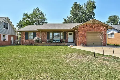 2804 Kent Dr, The Village, OK 73120