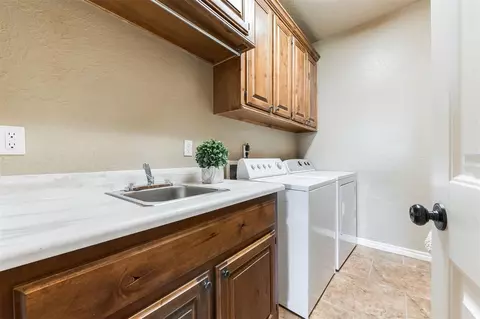 1309 Denver Cir, Moore, OK 73160 photo 15