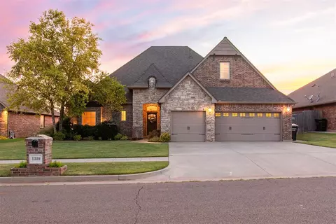 1309 Denver Cir, Moore, OK 73160