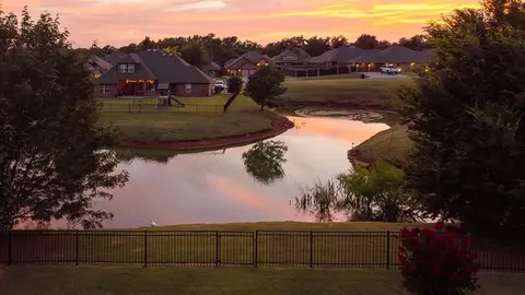 1309 Denver Cir, Moore, OK 73160 photo 2