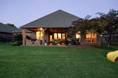 1309 Denver Cir, Moore, OK 73160 photo 3