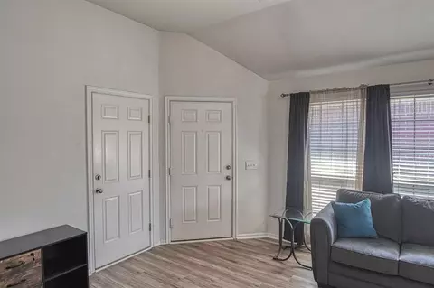 1426 SW 24th St, Moore, OK 73170 photo 4