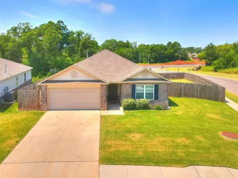 1424 Sandstone Dr, Noble, OK 73068