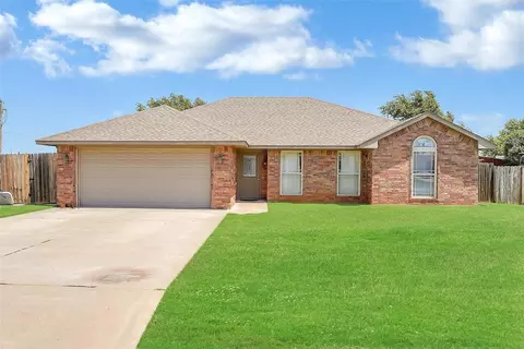 108 Hunter Hill Dr, Elk City, OK 73644