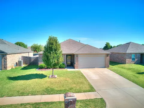 233 NE 22nd Pl, Newcastle, OK 73065