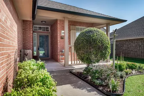 8905 NW 74th St, Oklahoma City, OK 73132