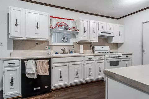 606 SW 2nd St, Tuttle, OK 73089 photo 14