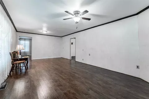 606 SW 2nd St, Tuttle, OK 73089 photo 7