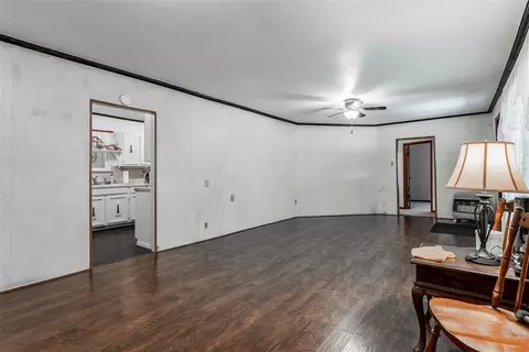 606 SW 2nd St, Tuttle, OK 73089 photo 9