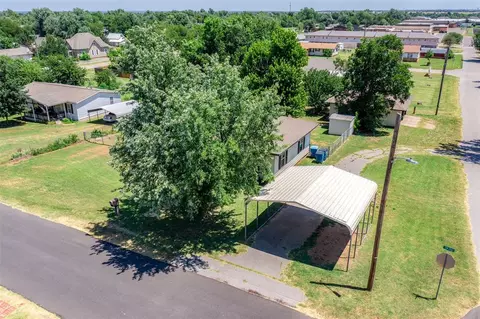 606 SW 2nd St, Tuttle, OK 73089 photo 5