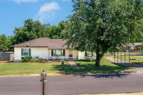 606 SW 2nd St, Tuttle, OK 73089 photo 2