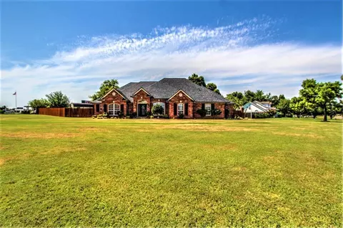 5 Edith Ln, Tuttle, OK 73089