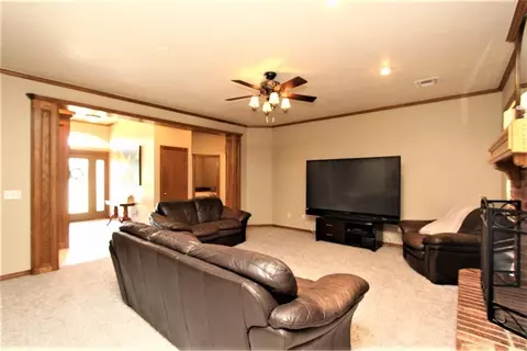 5 Edith Ln, Tuttle, OK 73089 photo 8