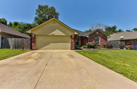 1913 Cherokee Trl, Choctaw, OK 73020