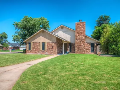 2209 Summer Oak Dr, Edmond, OK 73013