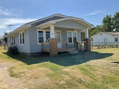 521 N 1st St, Tecumseh, OK 74873