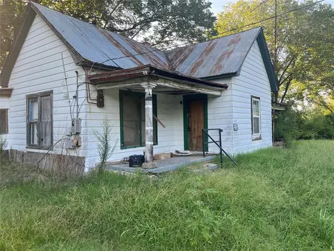 219 S Bond St, Dustin, OK 74839