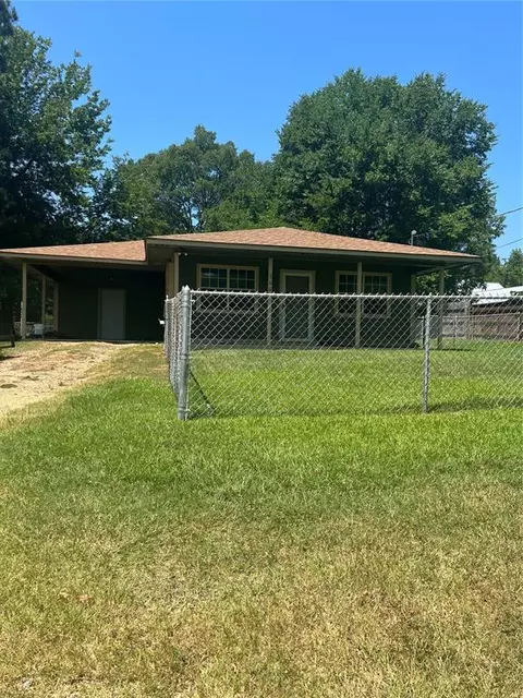 300 Tanglewood St, Broken Bow, OK 74728 photo 3