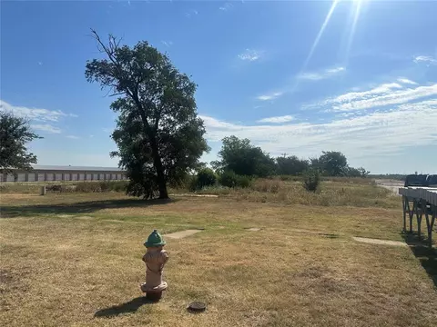 2308 N Park Ln, Altus, OK 73521