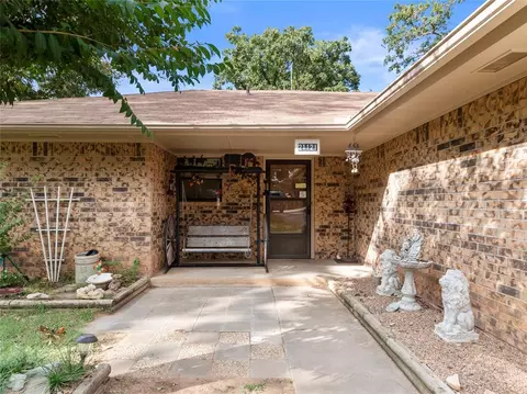 21121 Judy Cir, Mcloud, OK 74851 photo 2