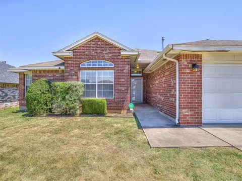 8200 Aaron Dr, Oklahoma City, OK 73132
