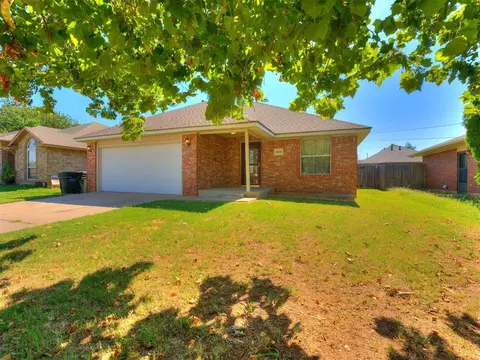 1008 N Gale Ave, Moore, OK 73160