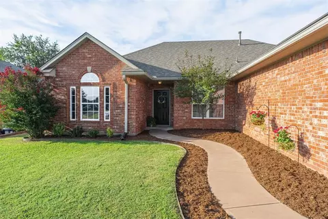 424 Clear View Dr, Washington, OK 73093