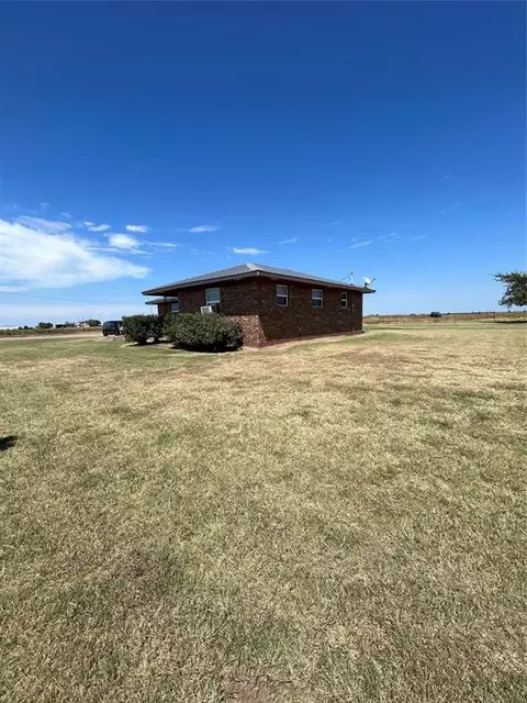 13510 SW 52nd St, Geronimo, OK 73543 photo 2