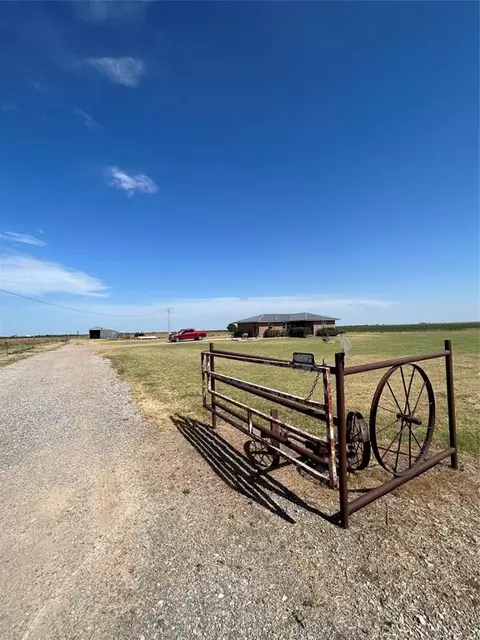 13510 SW 52nd St, Geronimo, OK 73543