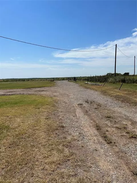 13510 SW 52nd St, Geronimo, OK 73543 photo 17
