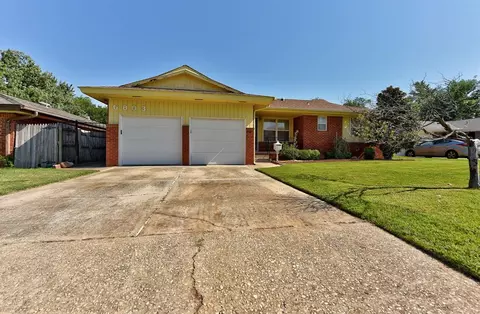 6803 NW 60th St, Bethany, OK 73008