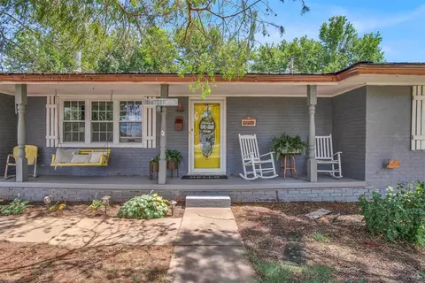 860 SW 3rd St, Minco, OK 73059