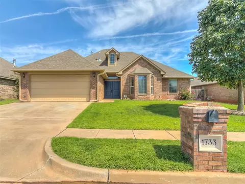 1733 Woody Ln, Edmond, OK 73003