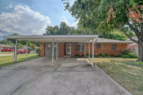 305 Thompson, Norman, OK 73069