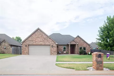 1123 Fox Run Ln, Blanchard, OK 73010