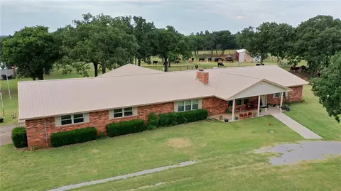 9400 Cemetery Rd, Noble, OK 73068