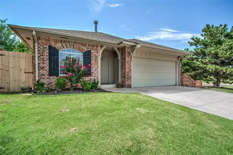643 Sisken Ct, Edmond, OK 73003