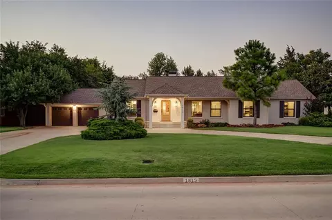 1813 W Wilshire Blvd, Nichols Hills, OK 73116