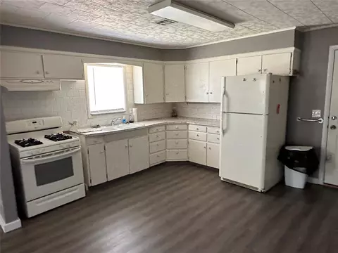 908 E Whitmer St, Sentinel, OK 73664 photo 4