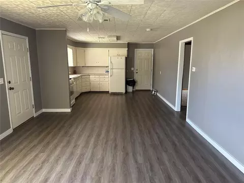 908 E Whitmer St, Sentinel, OK 73664 photo 2