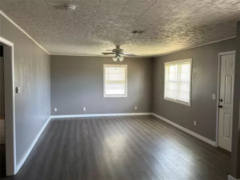 908 E Whitmer St, Sentinel, OK 73664 photo 5