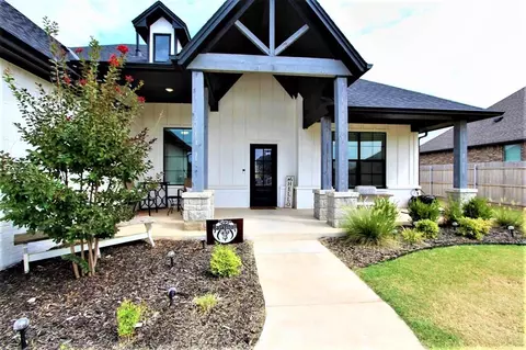 1136 Colonial Ave, Tuttle, OK 73089 photo 4