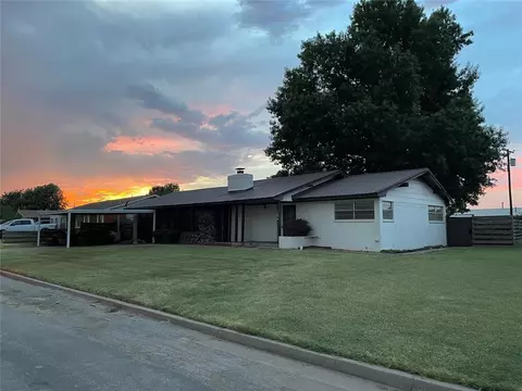 704 NW Belle St, Minco, OK 73059
