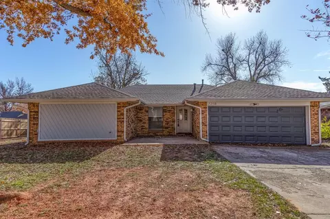 2216 Butternut Pl, Edmond, OK 73013