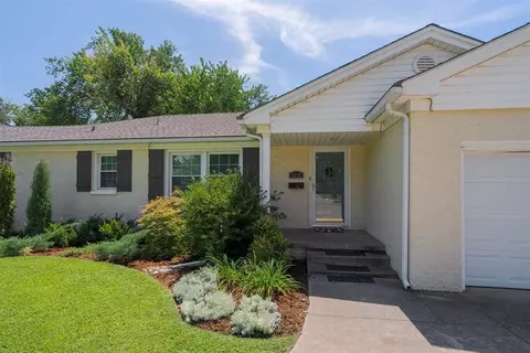 1110 Glenwood Ave, Nichols Hills, OK 73116