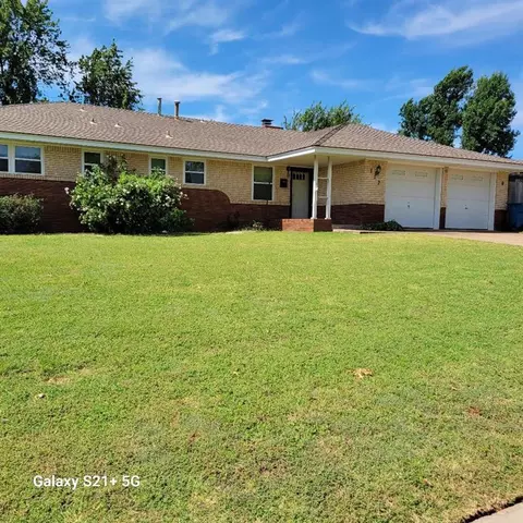 112 E Ridgewood Dr, Midwest City, OK 73110