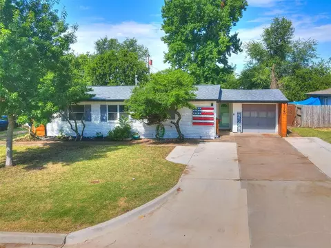 113 Woods Ave, Moore, OK 73160