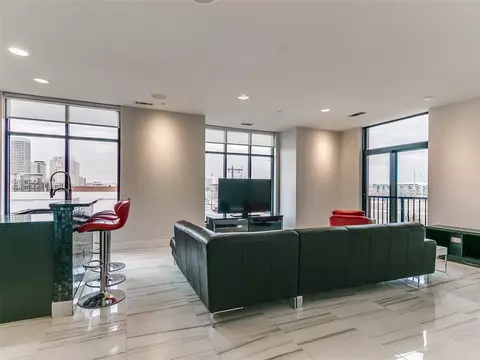 241 NE 4th St #4, Oklahoma City, OK 73104
